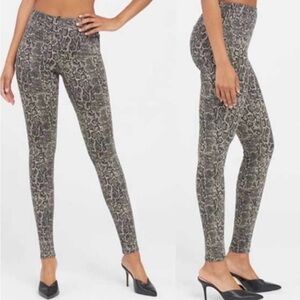 🤎 SPANX - Stylish Snake Print Women's Leggings - Size: XL